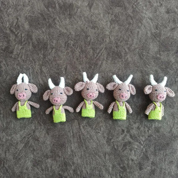 Crochet-Goat-Finger-Puppets-2