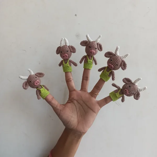 Crochet-Goat-Finger-Puppets-3