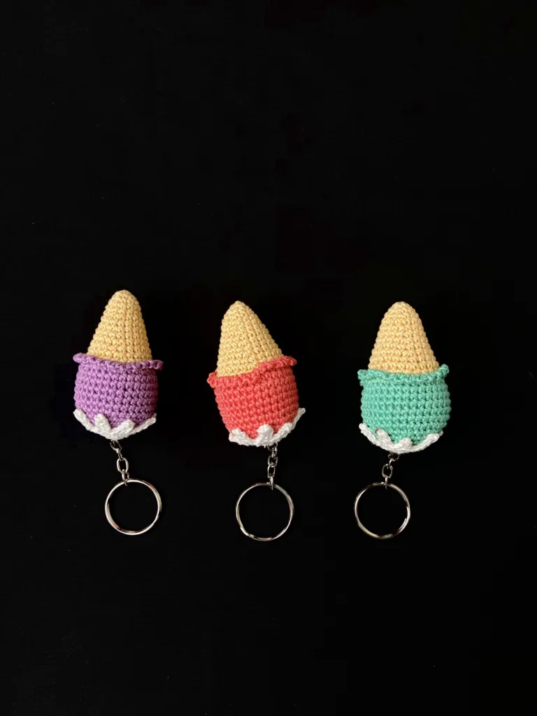 crochet-ice-cream-keychain-multicolor (1)