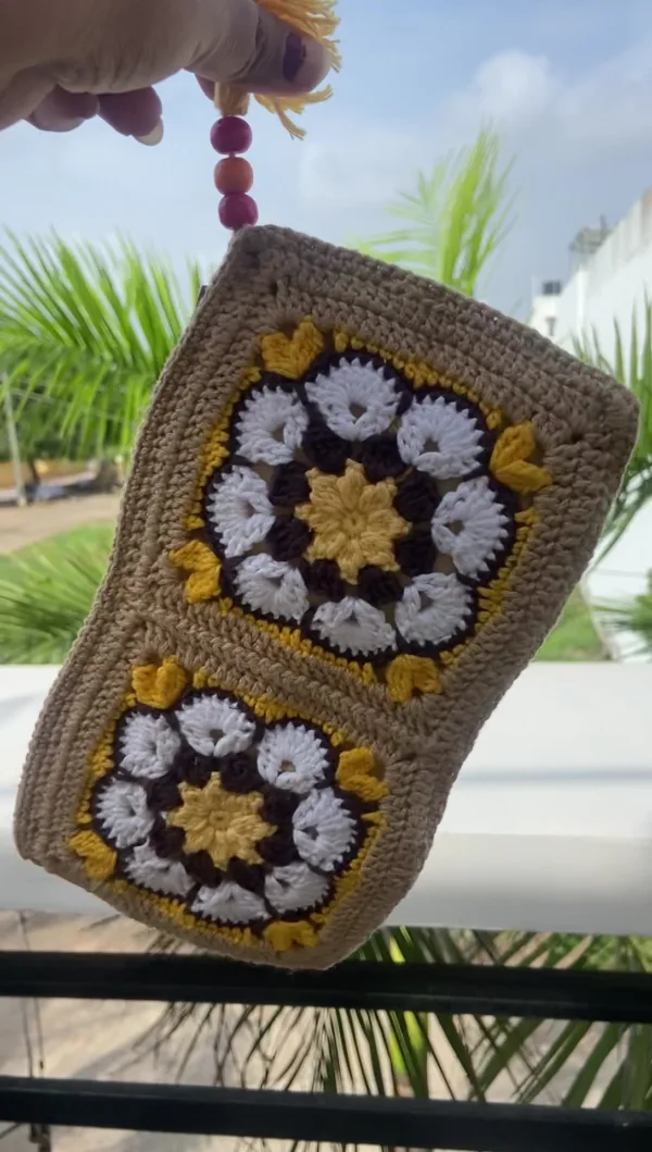 earth-tone-crochet-pouch-rustic-mandala (3)