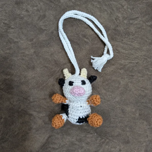 handmade-cow-keychain-car-hanging (1)