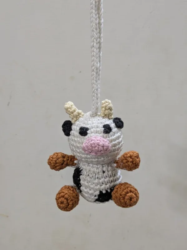handmade-cow-keychain-car-hanging (3)