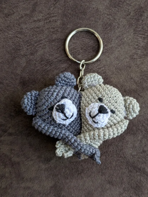 handmade-crochet-heart-shape-hugging-teddy-bear-keychain-red-white (2)