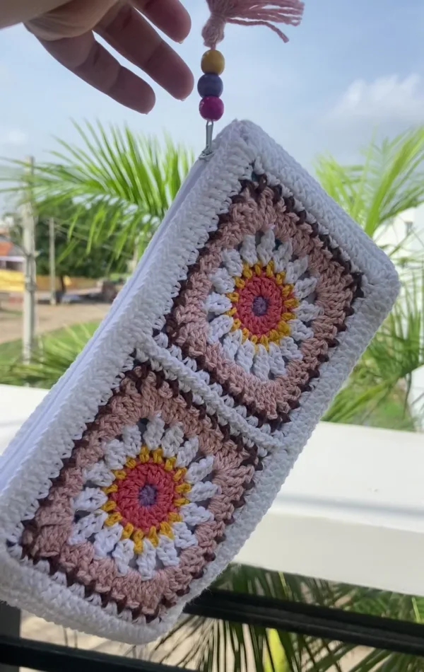 soft-blush-crochet-pouch-pastel-floral (2)