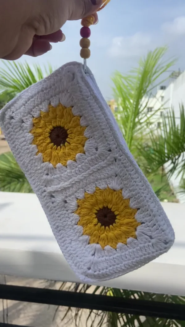 sunflower-bliss-crochet-pouch-yellow-bloom (2)